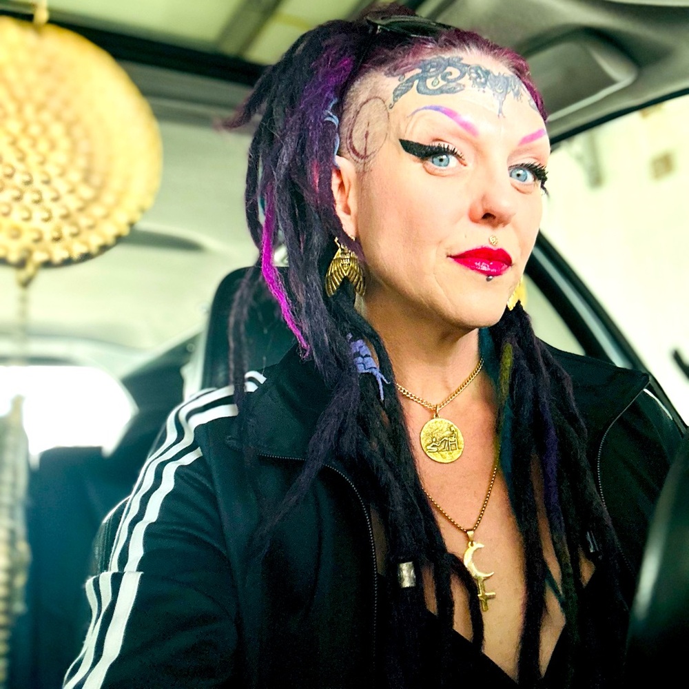 Meet your Posher, Bruja Medusa